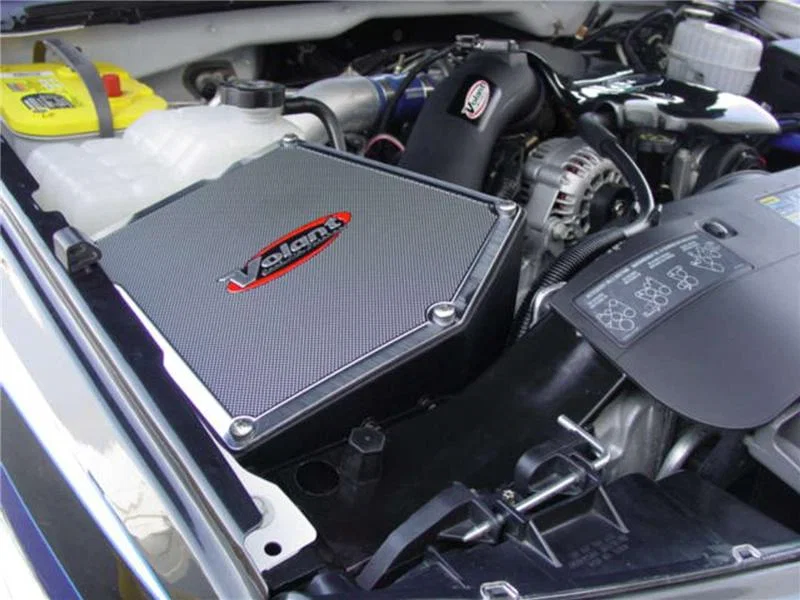 Volant 15866, 01-04 Chevrolet Silverado/GMC Sierra 2500/3500HD 6.6L V8 Primo Closed Box Air Intake System