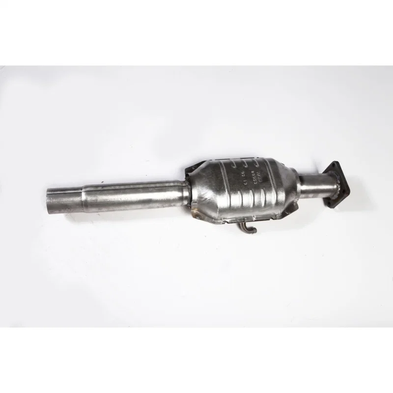 OMIX 17604.02, Catalytic Converter 84-90 Cherokee and Wrangler for Jeep