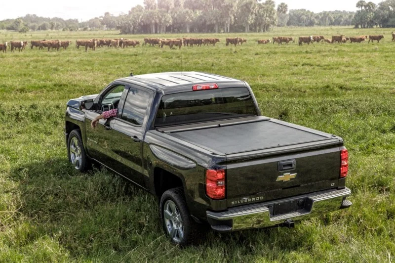 Roll-N-Lock LG881M, 16-18 Nissan Titan XD Crew Cab SB 77-3/8in M-Series Retractable Tonneau Cover