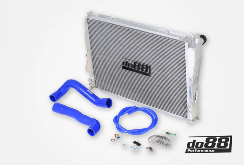 do88 WC-310-B, 00-06 BMW M3 (E46) Aluminum Radiator w/Blue Hoses